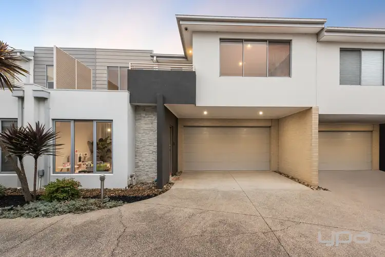 3/10-12 Kooyong Way, Caroline Springs VIC 3023