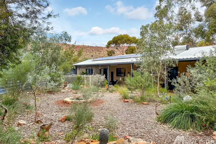 6 Lakes Court, Desert Springs NT 870