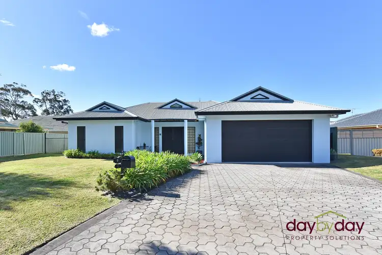 8 Stirling Crescent, Fletcher NSW 2287