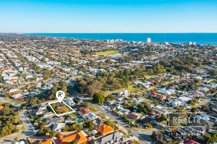 4 Wheeler Road, Karrinyup WA 6018