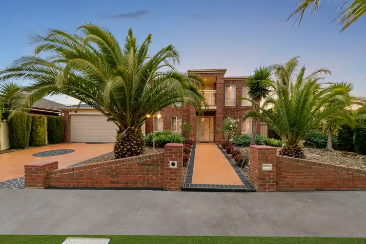 2 Rowlandson Place, Taylors Lakes VIC 3038