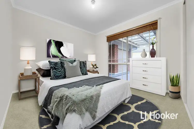 Sixth view of Homely house listing, 4 Cypress Close, Hampton Park VIC 3976