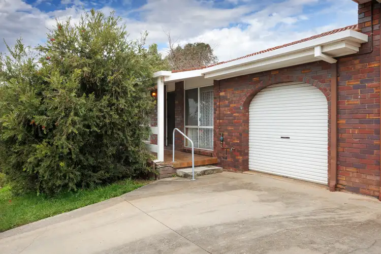 Main view of Homely unit listing, 2/17 Barton Street, Wodonga VIC 3690