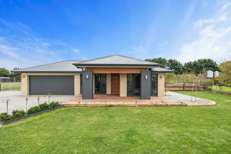 11 Government Road, Newlyn North VIC 3364