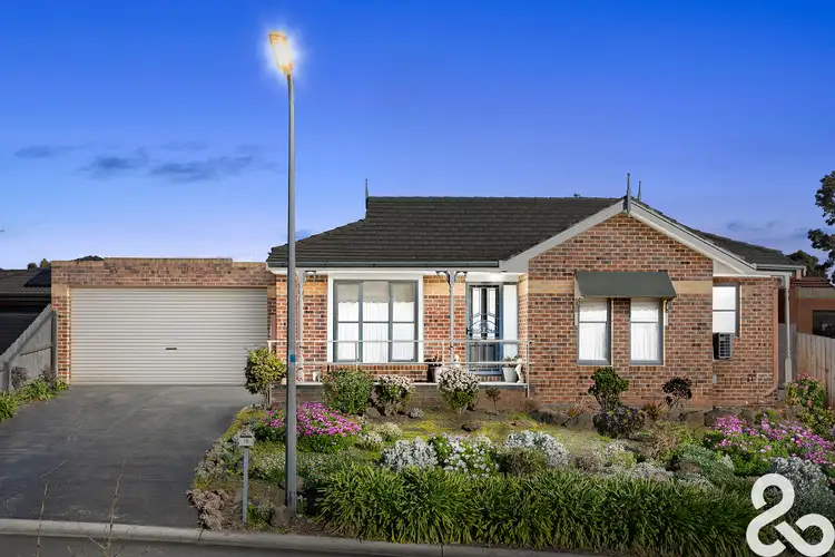 10 Roe Way, Mill Park VIC 3082