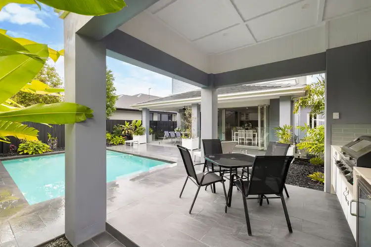54 Spinnaker Boulevard, Newport QLD 4020