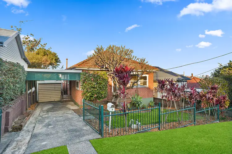 9 Hill Street, Mount Saint Thomas NSW 2500