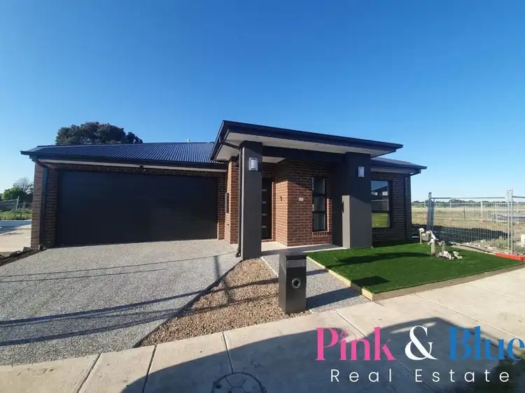 40 Honeydew Way, Rockbank VIC 3335