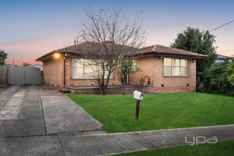4 Crossley Crescent, Coolaroo VIC 3048