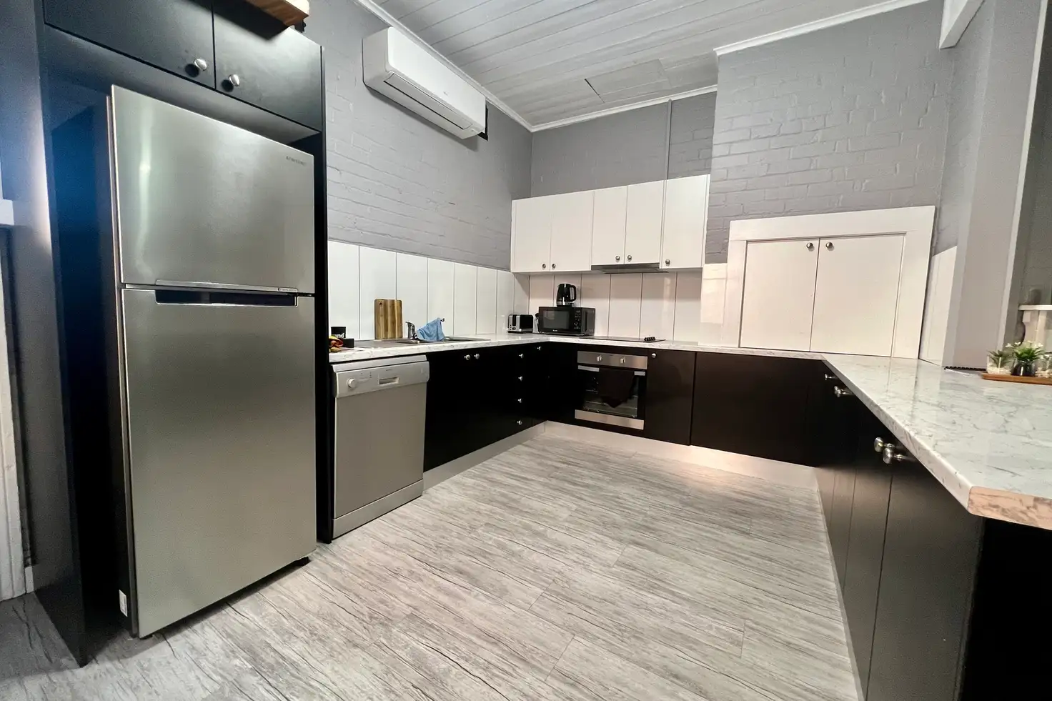 Main view of Homely unit listing, 1/198 Boorowa Street, Young NSW 2594