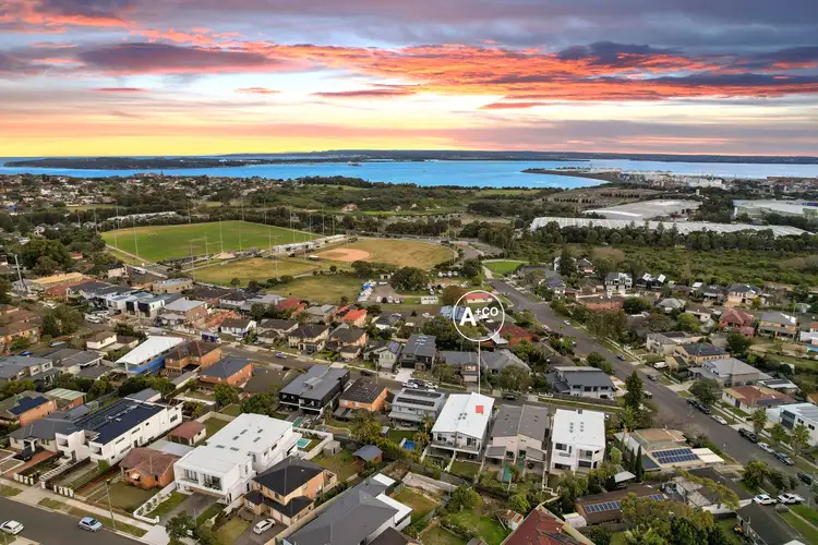 7 Lasseter Avenue, Chifley NSW 2036