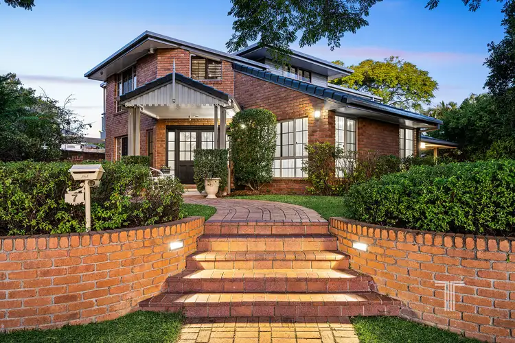 7 Troon Place, Carindale QLD 4152
