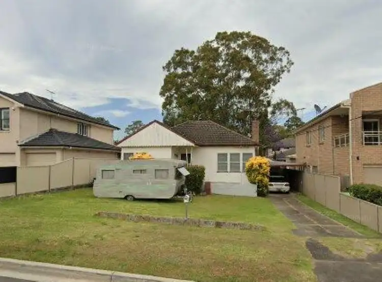 8 Worsley Street, East Hills NSW 2213