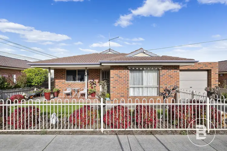 33 Birdwood Avenue, Sebastopol VIC 3356