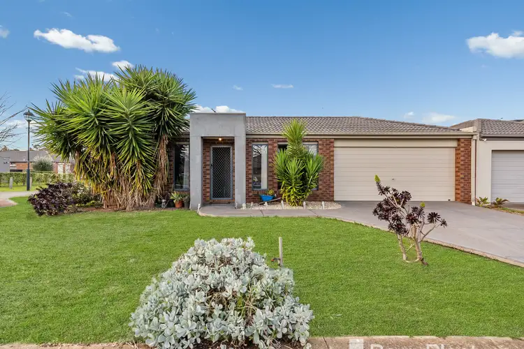 12 Glencroft Terrace, Melton West VIC 3337