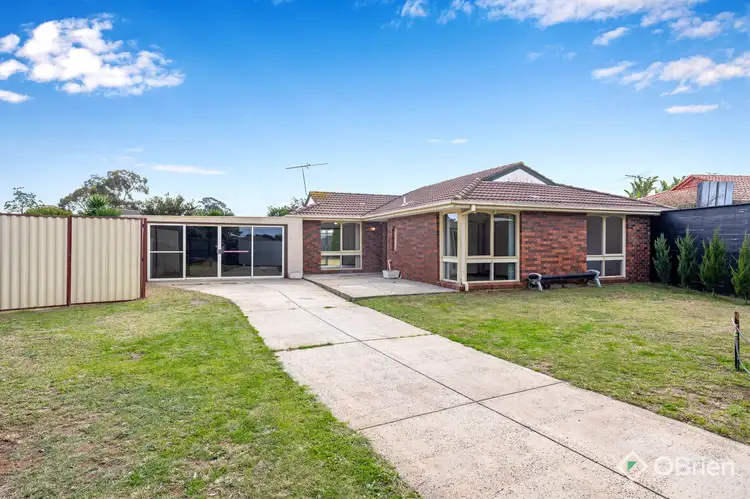 7 Balmoral Place, Melton West VIC 3337