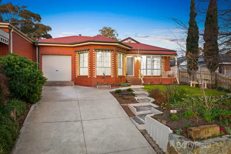 18 Sunnyside Drive, Berwick VIC 3806