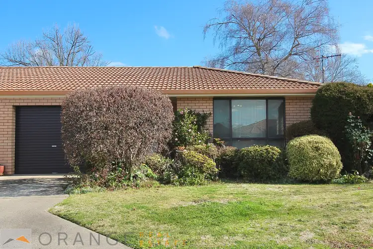2/2 Central Court Parker Place, Orange NSW 2800