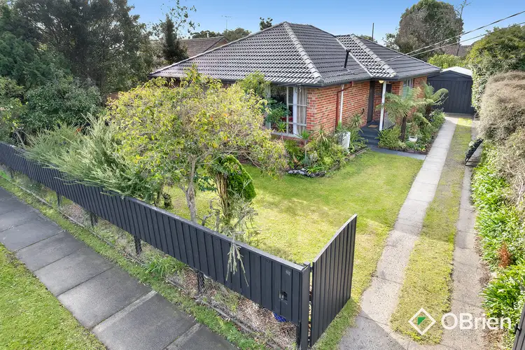 27 Brunning Crescent, Frankston North VIC 3200