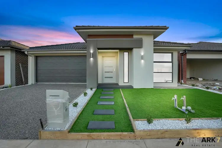 136 Atherstone Boulevard, Strathtulloh VIC 3338