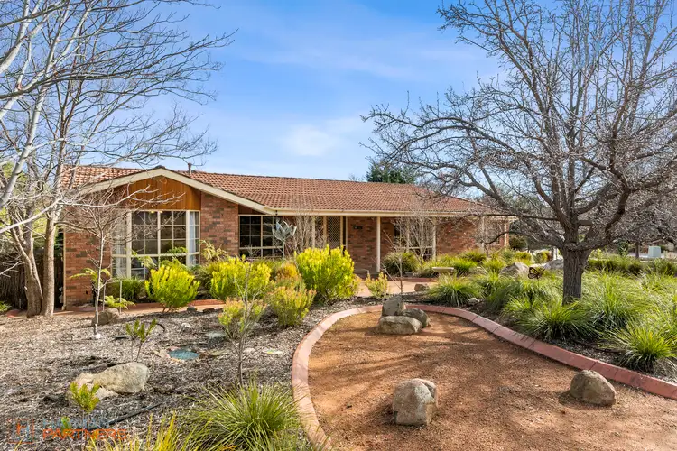 18 Buntine Crescent, Isaacs ACT 2607
