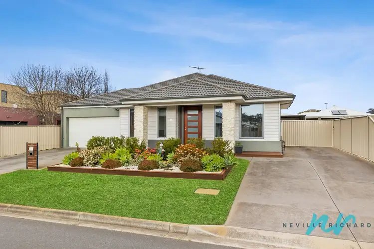 35 Clyde Avenue, St Leonards VIC 3223
