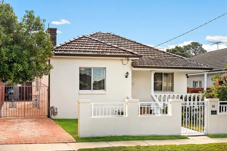 16 Camille Street