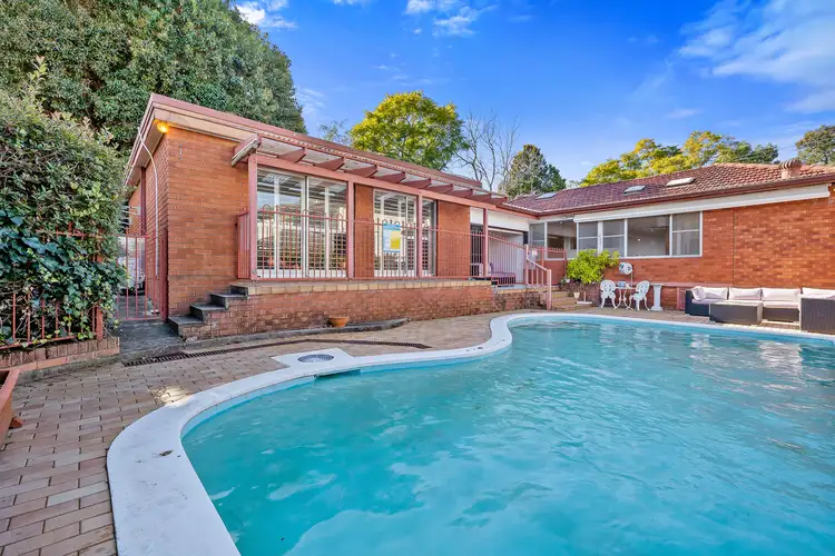 12 Niblick Crescent, Oatlands NSW 2117