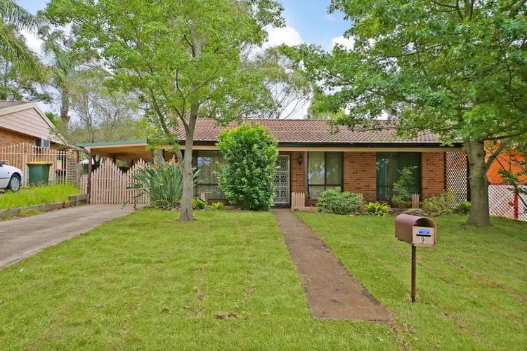 9 Dunbar Place, Mount Annan NSW 2567