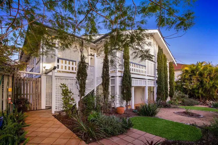 17 Miles Street, Clayfield QLD 4011