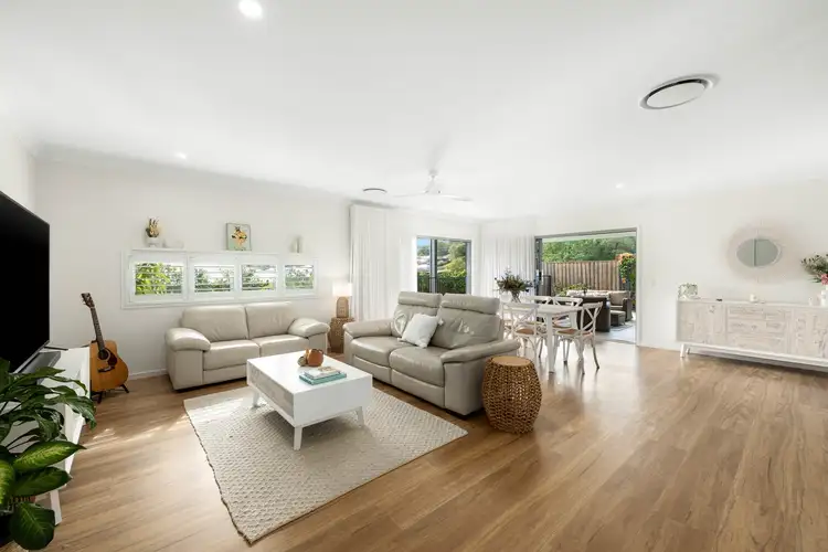 4 Parkpine Drive, Palmwoods QLD 4555