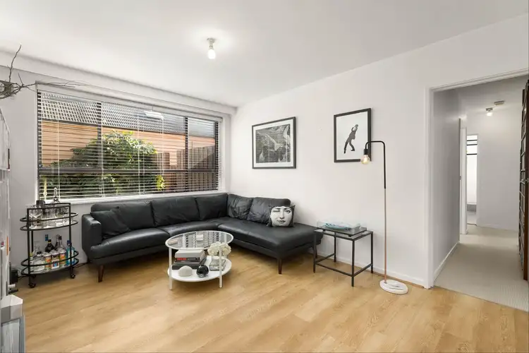 Main view of Homely apartment listing, 2/90-92 Roseberry Street, Ascot Vale VIC 3032