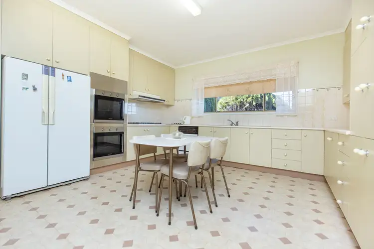 Fifth view of Homely house listing, 2 McLennan Drive, Robinvale VIC 3549