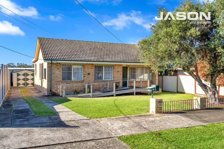 30 Waranga Crescent