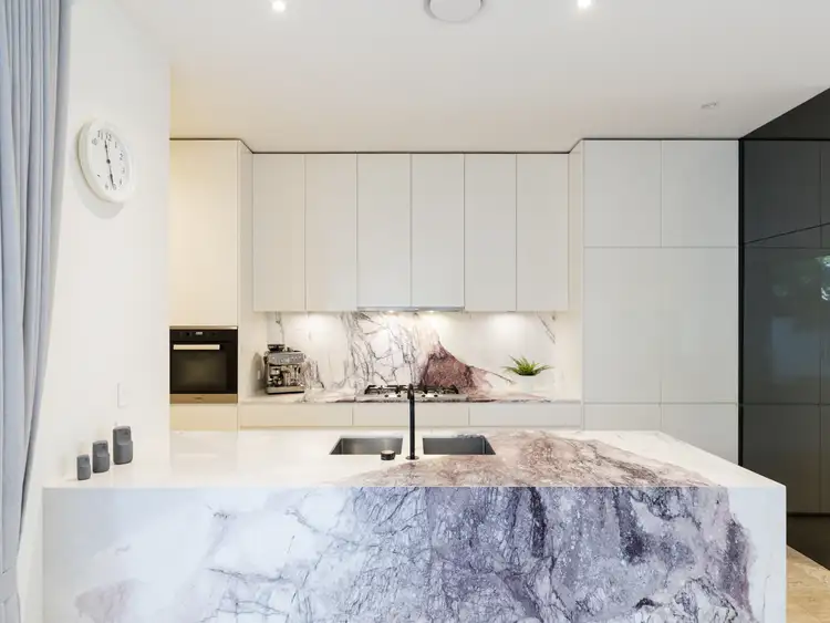8/1 Bonvale Lane, St Lucia QLD 4067