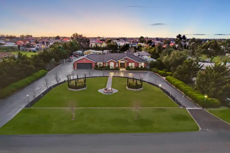 Second view of Homely house listing, 3 Telopea Place, Hillside VIC 3037