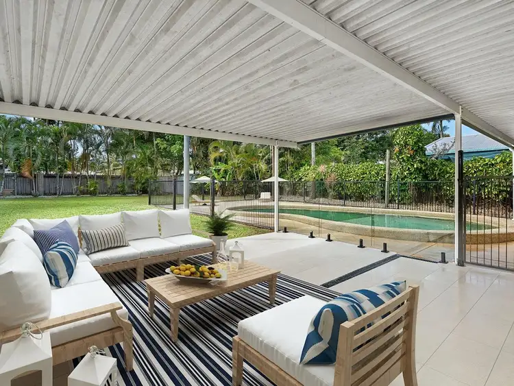 6 Cheviot Street, Smithfield QLD 4878