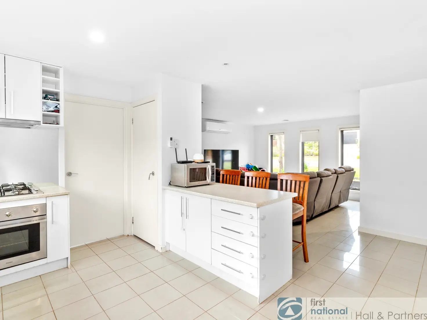 Main view of Homely house listing, 5 Emma Close, Drouin VIC 3818
