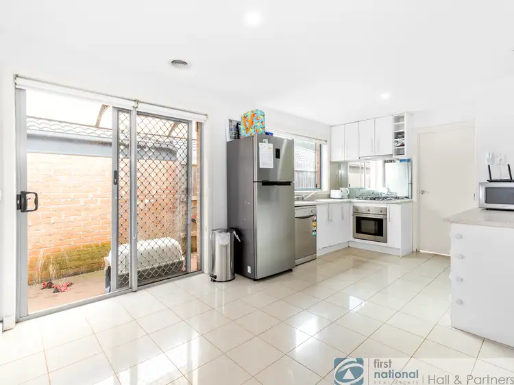 Fifth view of Homely house listing, 5 Emma Close, Drouin VIC 3818