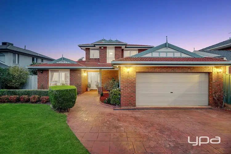 10 Blaxland Place, Taylors Lakes VIC 3038