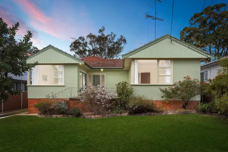 4 Laurina Avenue, Yarrawarrah NSW 2233