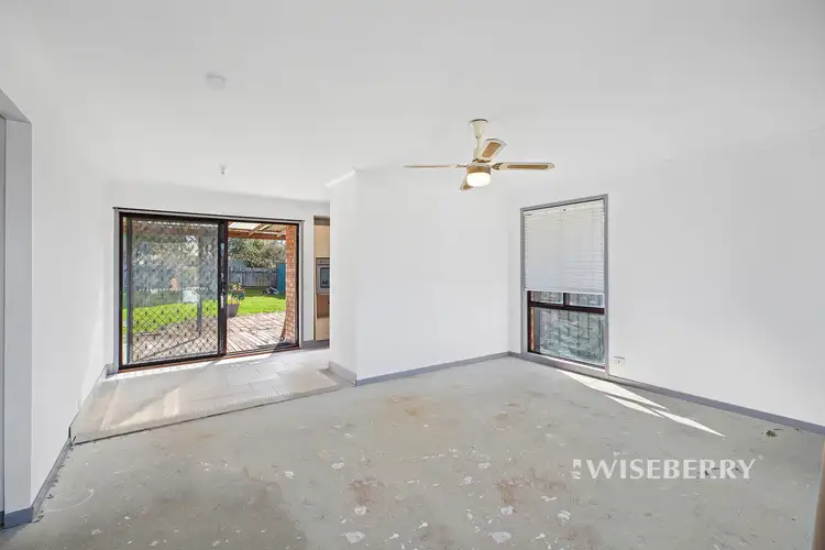 Fourth view of Homely house listing, 4 Jane Close, Lake Haven NSW 2263