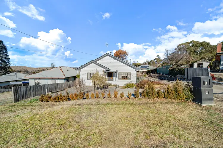 9 Alkoomi Place, Cooma NSW 2630