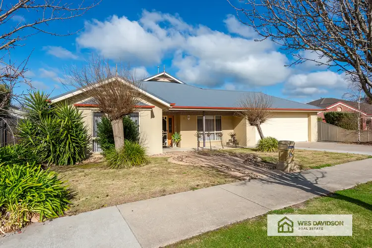 13 Lawson Close, Horsham VIC 3400