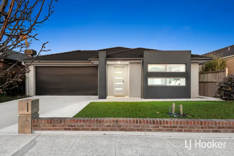 48 Evesham Street, Cranbourne North VIC 3977
