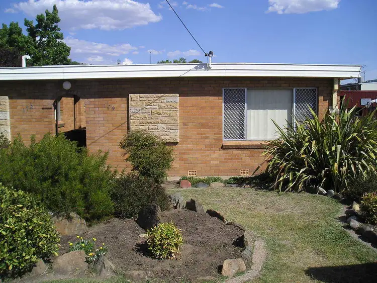 Main view of Homely unit listing, 2/172 Stewart Street, Bathurst NSW 2795
