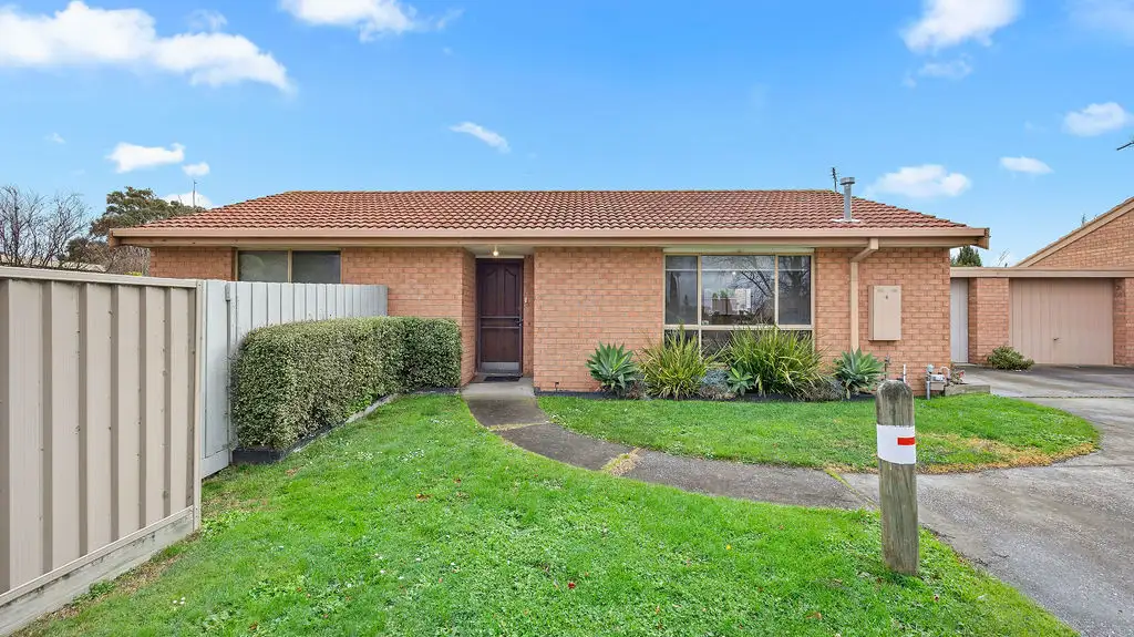 Main view of Homely unit listing, 4/12 Rowlands Street, Sebastopol VIC 3356