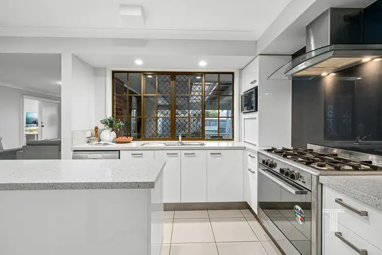 Fifth view of Homely house listing, 3 Kuhler Court, Carindale QLD 4152
