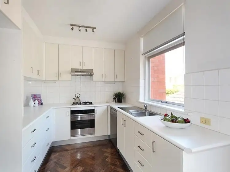 Fifth view of Homely apartment listing, 2/4 Avondale Road, Armadale VIC 3143