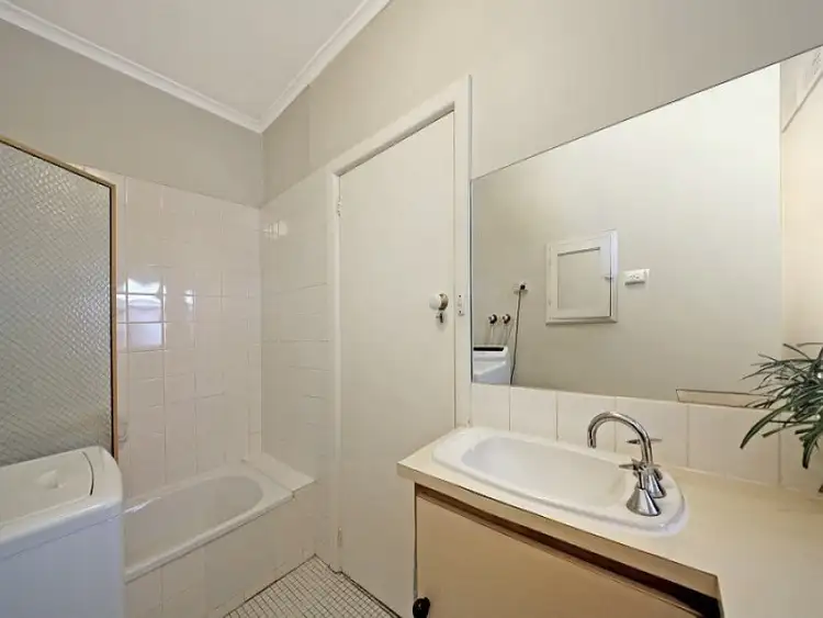 Sixth view of Homely apartment listing, 5/580 Inkerman Road, Caulfield North VIC 3161